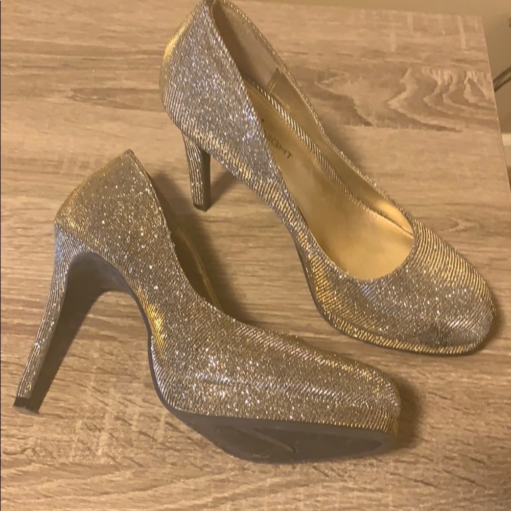 Silver sparkle heels size 6